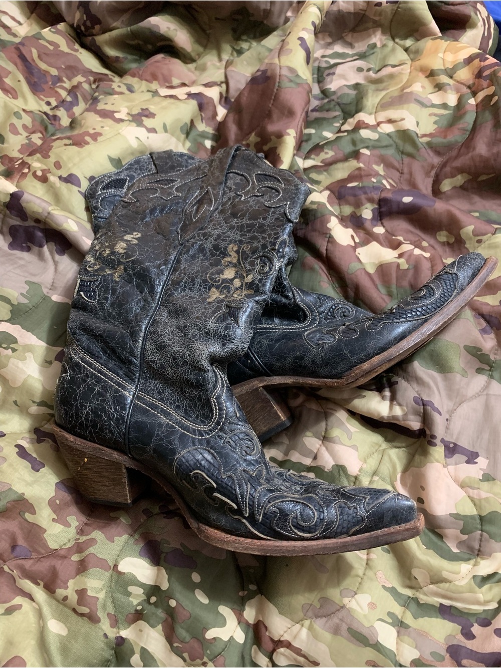 Corral Vintage Black Distressed Western Boots Women’s 9M Snip Toe-Lizard